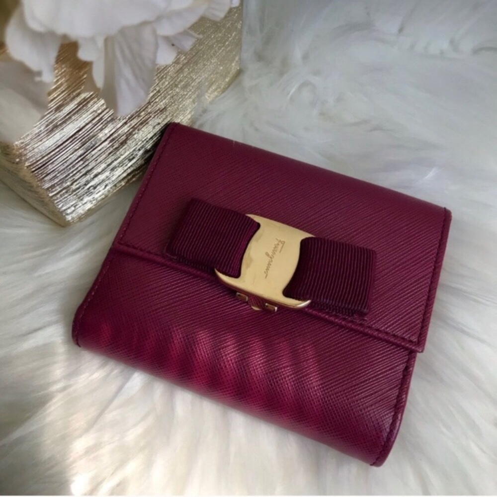 Authentic Salvatore Ferragamo Vara Bow Wallet